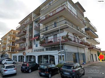 Magazzino uso deposito