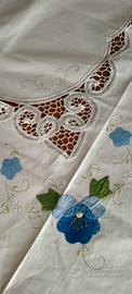 tovaglia vintage ricami e pizzo 