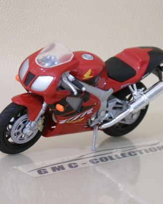 Honda 1000 VTR Spi 2005 Rosso Red Moto Welly 1/18