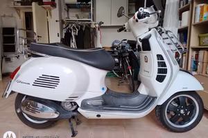Vespa GTS Super 300