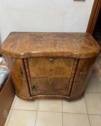 Mobile bar d’epoca con giradischi