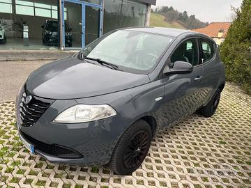 Lancia Ypsilon 0.9 TwinAir 85 CV 5 porte Metano Ec