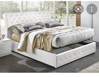 Mobili ancora in scatola