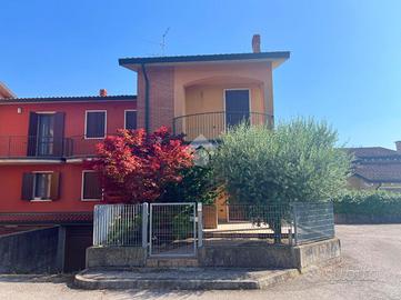 VILLA A SCHIERA A ALBAREDO D'ADIGE