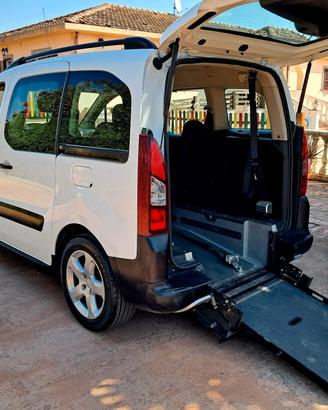 PEUGEOT PARTNER TRASPORTO DISABILI PIANALE RIBASSA