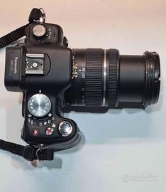 Lumix G2 con 14-42, SD 64GB, 3 batterie e borsa