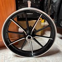 cerchione anteriore breakout