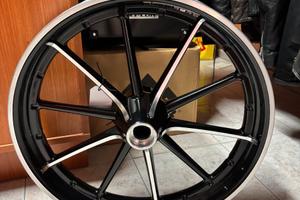 cerchione anteriore breakout