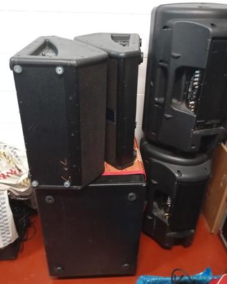 casse audio, subwofer e monitor palco