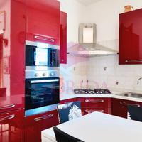 CUCINA E DUE CAMERE DA LETTO MATRIMONIALI 