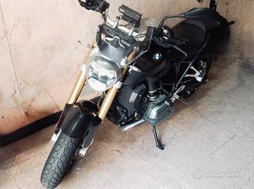 BMW R1200R