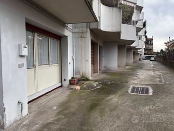 Grazioso deposito-garage-box