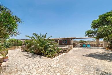 Monolocale azzurro 4 posti Favignana