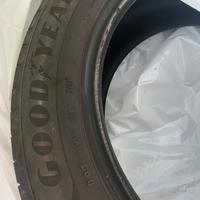 Pneumatici Goodyear efficeient grip performance