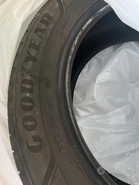 Pneumatici Goodyear efficeient grip performance