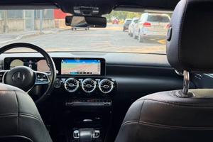 Cerc0 mercedes classe A 180 amg 2019 nera tetto