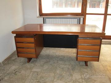 Scrivania in Legno Noce