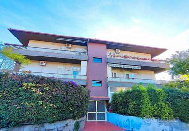 3 vani con giardino Baia Verde