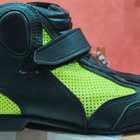 scarpe moto con protezioni 