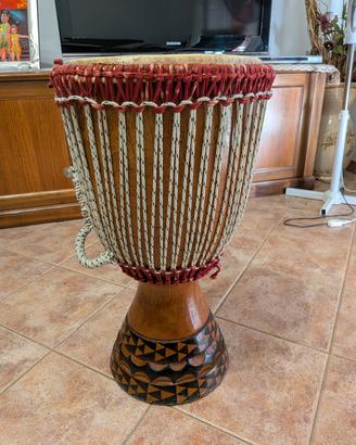 Tamburo Djembe' africano artigianale  in legno