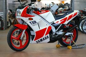 Yamaha TZR 250 conservata TZR250 1988