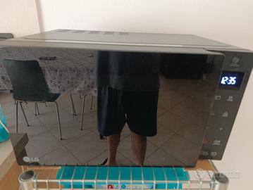 microonde LG con cottura vapore 
