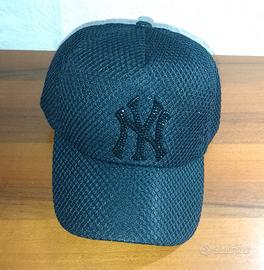 Berretto con visiera nero da donna