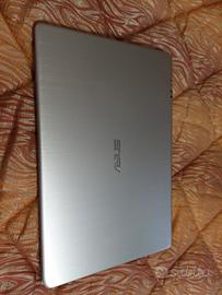 PC Asus Vivobook S i7 8th Gen S510U