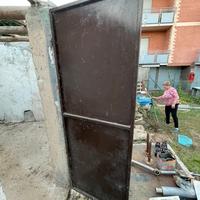 Porta in ferro per garage pollaio cantina