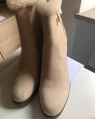 Stivaletti donna con  pelliccia sopra bordo,nuovi