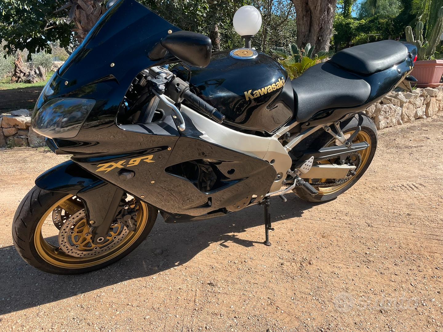 Kawasaki 900 ZX 9 R Ninja Moto e Scooter In vendita a Lecce