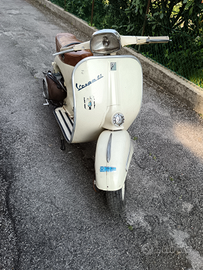 Vespa GL 150 conservata da passaggio targata BL
