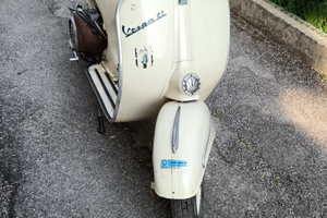 Vespa GL 150 conservata da passaggio targata BL