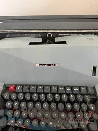 Macchina da scrivere oliveti 82