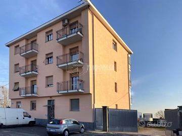 AMPIO 3 LOCALI GIARDINO ESCLUSIVO