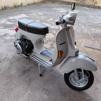 Piaggio Vespa p200e