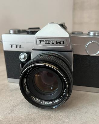 Petri TTL con obiettivo Petri 55mm f/1.8