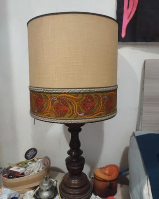 lampade vecchi in legno e tela 