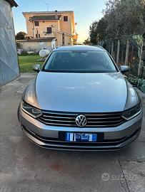 Passat 2.0 TDI 150 CV con gancio traino
