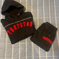 tuta trapstar nera e rossa