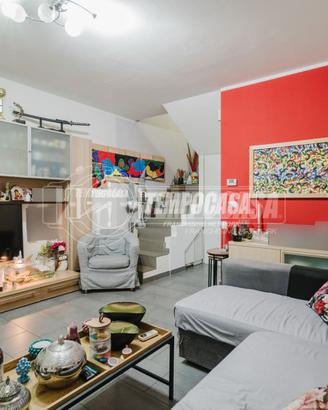 PORZIONE DI QUADRIFAMILIARE IN FINITURE DI PREGIO