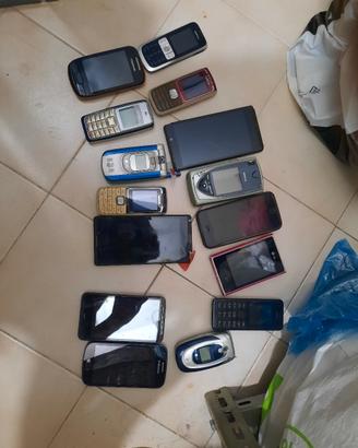 vecchi cellulari in lotto 