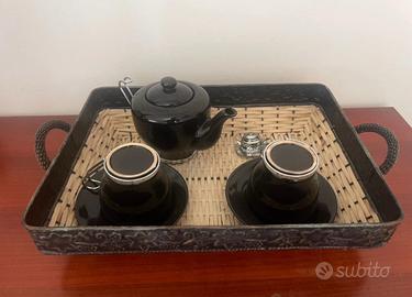Servizio da te’ su vassoio in vimini