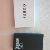 Set di scatole di grandi marchi moda e cosmetica. 