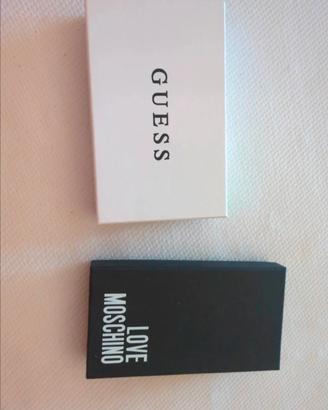 Set di scatole di grandi marchi moda e cosmetica. 