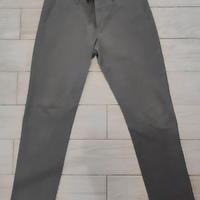 Pantaloni chino grigi