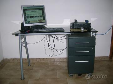 Mini PC completo di scrivania