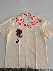 CAMICIA CON KISS E ROSA