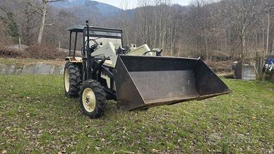 LAMBORGHINI 550 DT – 4x4 con pala cargadora