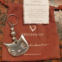 Portachiavi con gatto Vestopazzo